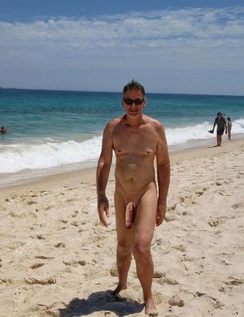 <H6><font color=white>ricmay   <i>True nudist flashing on the beach</i></H6>